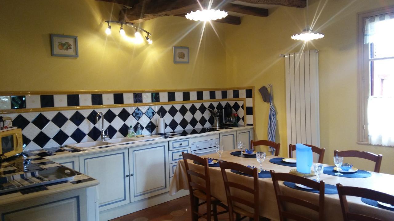 Manoir De Vilaines Varennes  Buitenkant foto